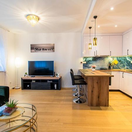 Flexible Selfcheckins 38 - Zagreb - Garage - Loggia - New - Luxury - Appartement Buitenkant foto