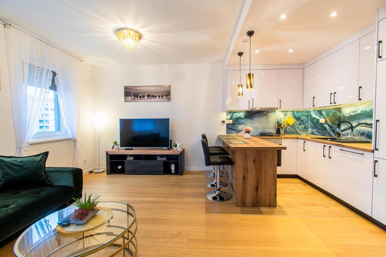 Flexible Selfcheckins 38 - Zagreb - Garage - Loggia - New - Luxury - Appartement Buitenkant foto